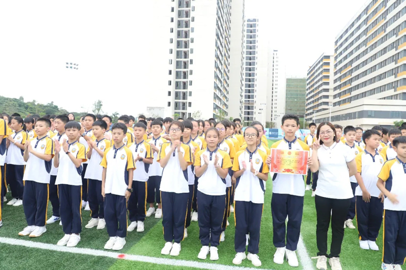 青春绽放阳光成长电白华附初中部第一届礼仪操广播体操跑操比赛