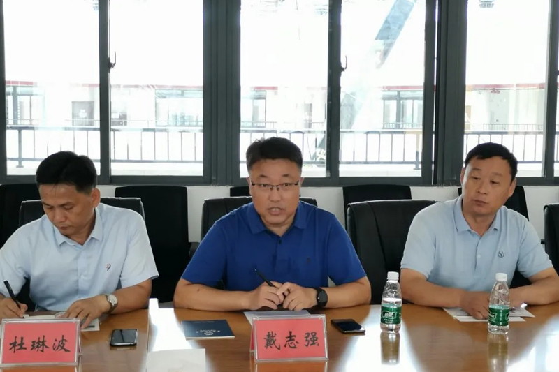 关怀化作雨滋润满校园电白区教育局梁镇源同志一行莅临我校督导开学